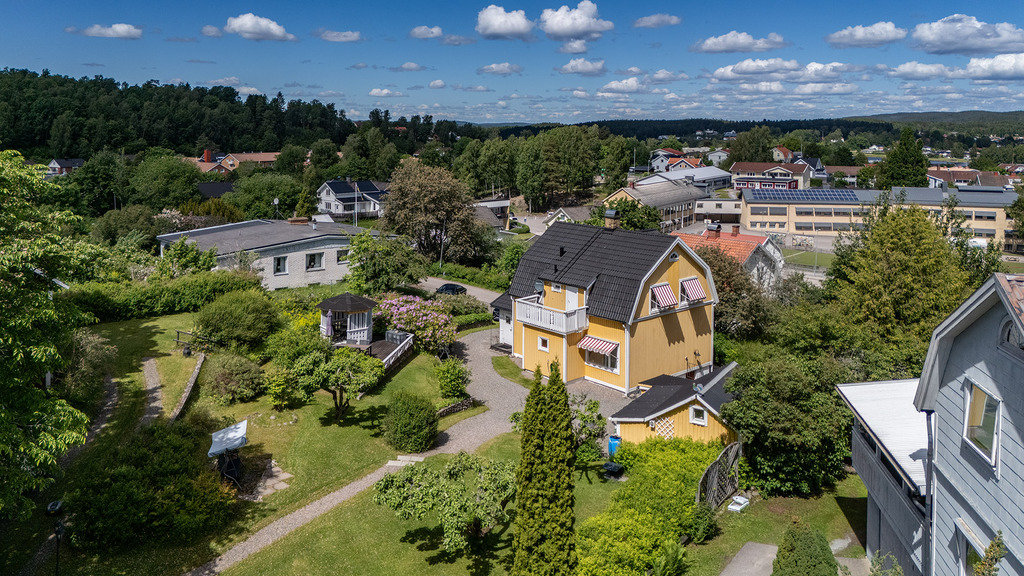 Unik fastighet som upplevs som en liten lantlig idyll mitt i centrala Bengtsfors!, bild 48