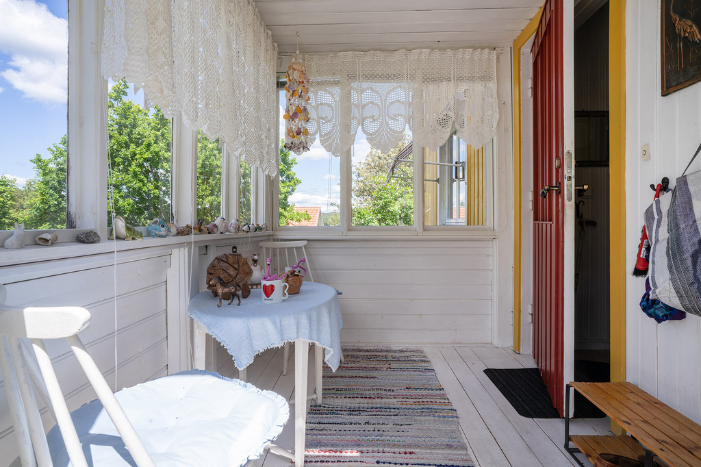Unik fastighet som upplevs som en liten lantlig idyll mitt i centrala Bengtsfors!, bild 9