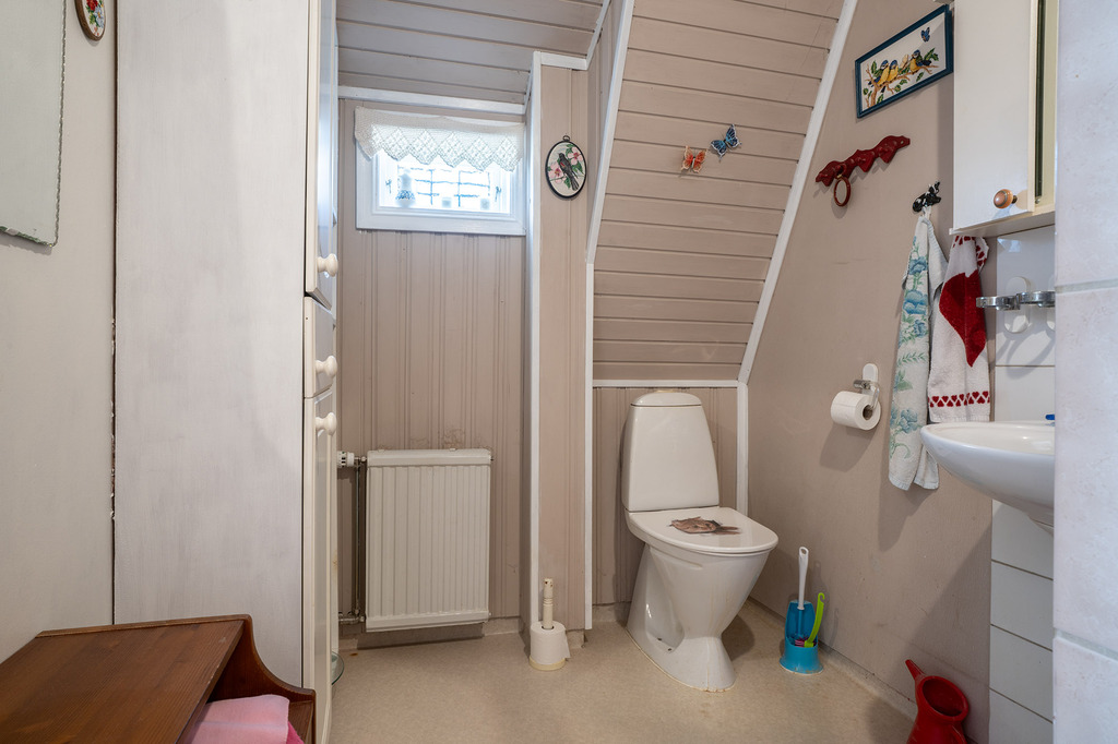 Unik fastighet som upplevs som en liten lantlig idyll mitt i centrala Bengtsfors!, bild 26