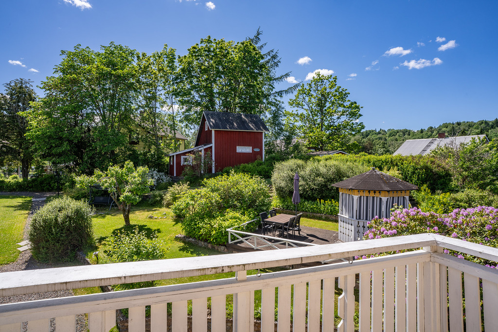 Unik fastighet som upplevs som en liten lantlig idyll mitt i centrala Bengtsfors!, bild 24