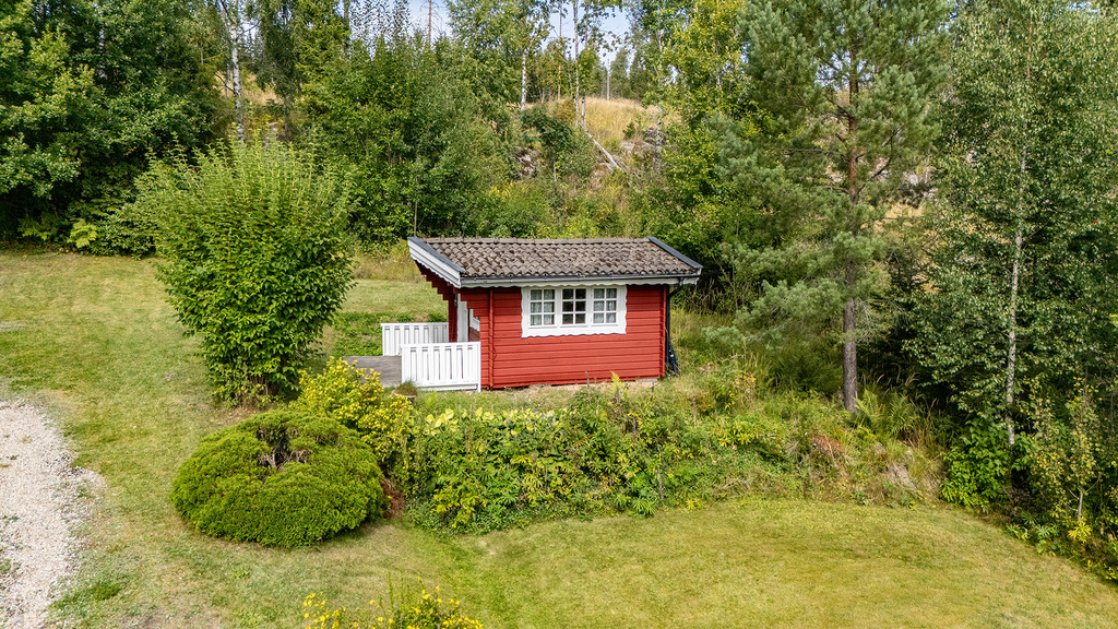 Sjönära fritidshus med rymd, bastu och gästhus!, bild 8