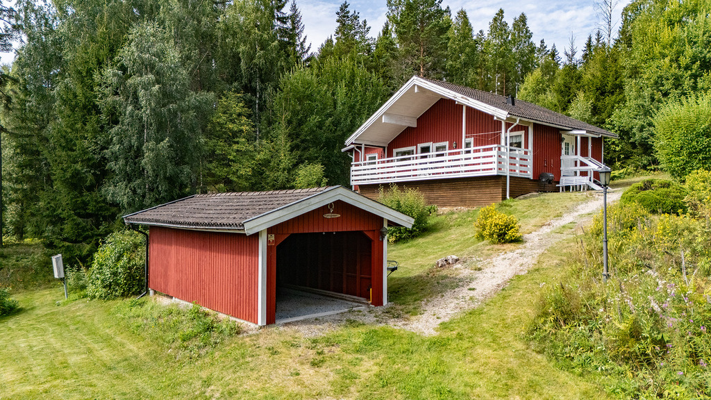 Sjönära fritidshus med rymd, bastu och gästhus!, bild 4