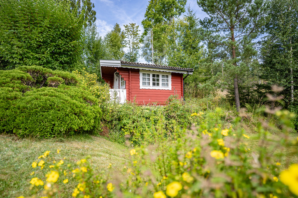 Sjönära fritidshus med rymd, bastu och gästhus!, bild 9