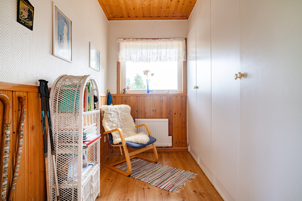 Sjönära fritidshus med rymd, bastu och gästhus!, bild 15