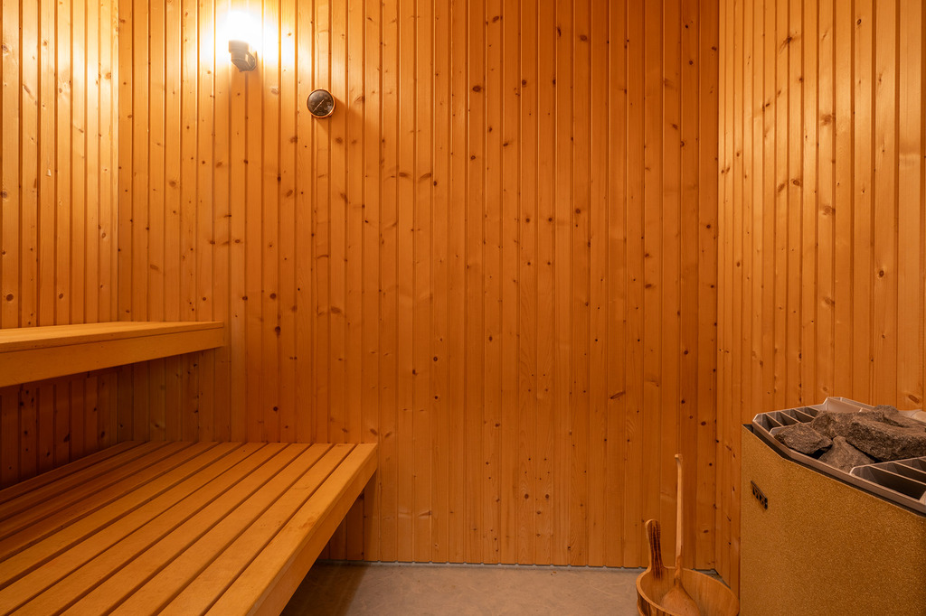 Sjönära fritidshus med rymd, bastu och gästhus!, bild 19
