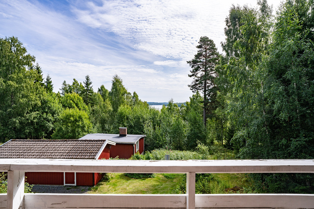 Sjönära fritidshus med rymd, bastu och gästhus!, bild 38