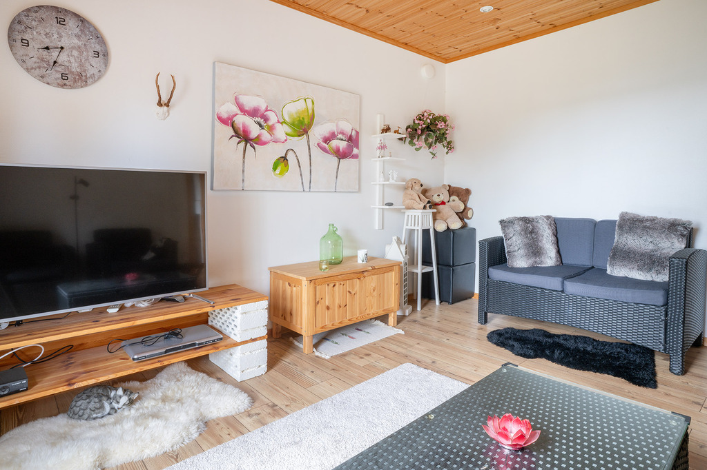Sjönära fritidshus med rymd, bastu och gästhus!, bild 36