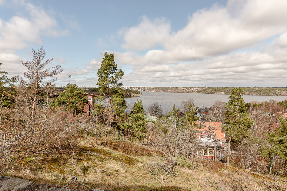 Utsikt från Edsbergsgränd utanför huset