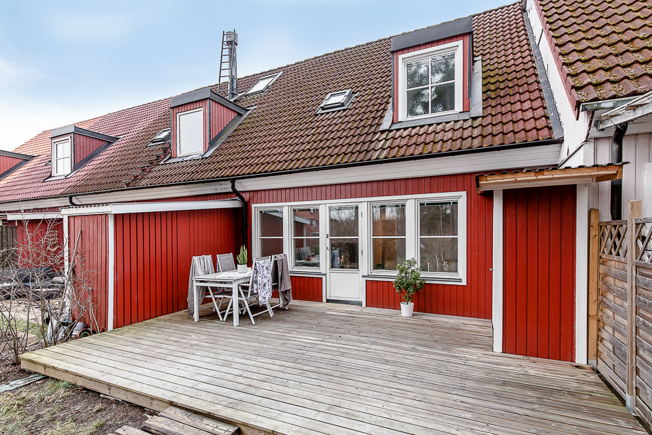 Stor altan med förråd