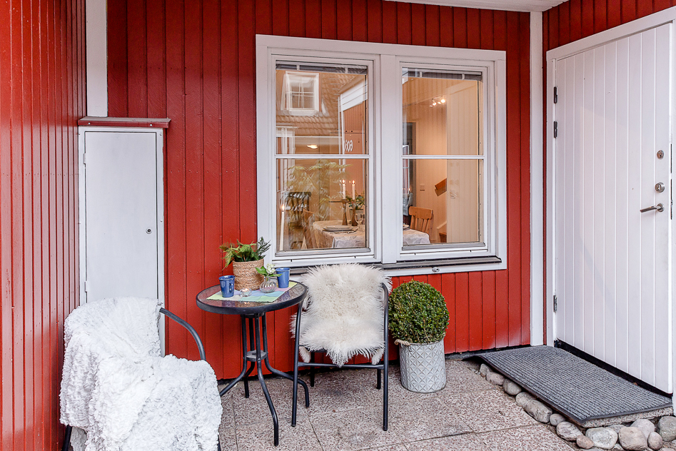 Mysig plats intill entrén