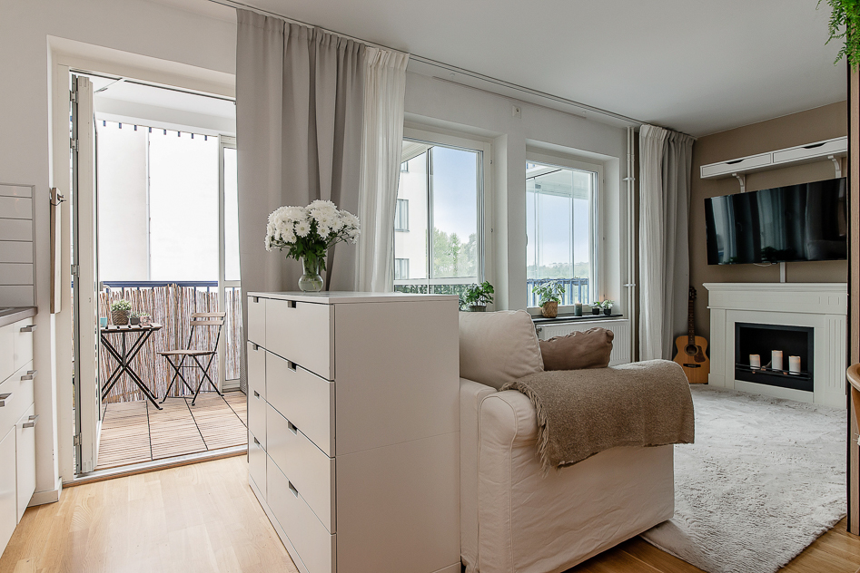 Del av kök och vardagsrummet