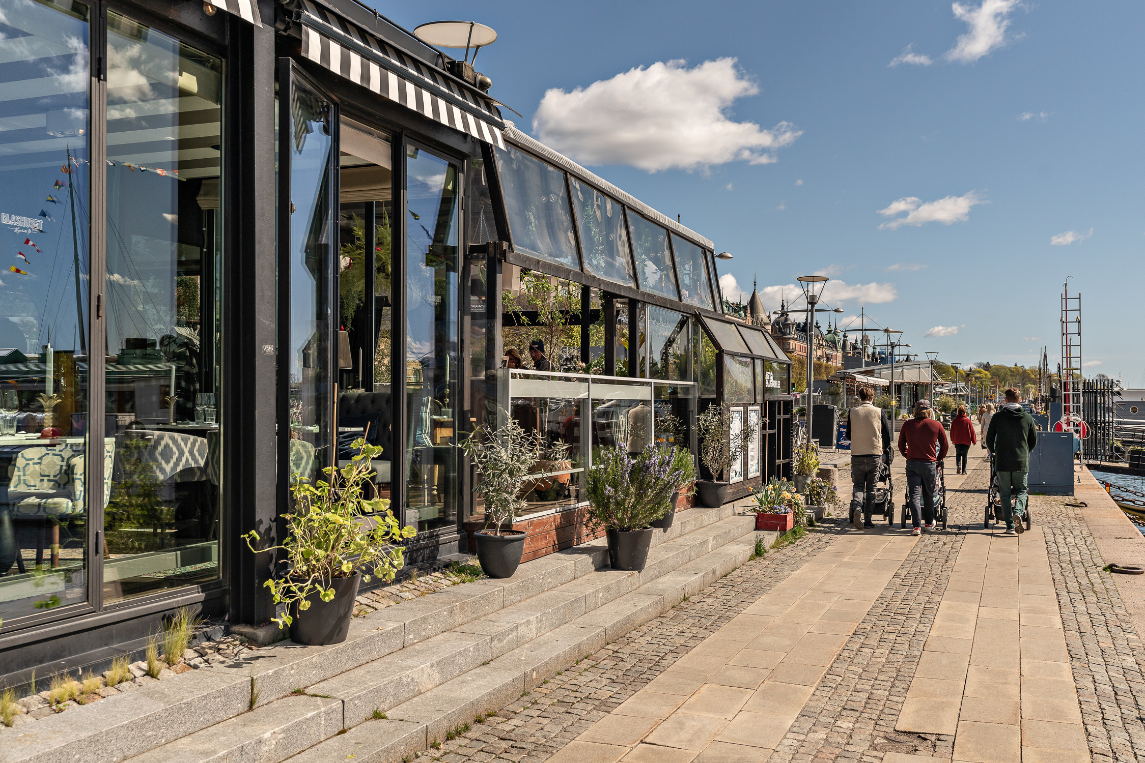 Restauranger och cafér inom kort gångavstånd